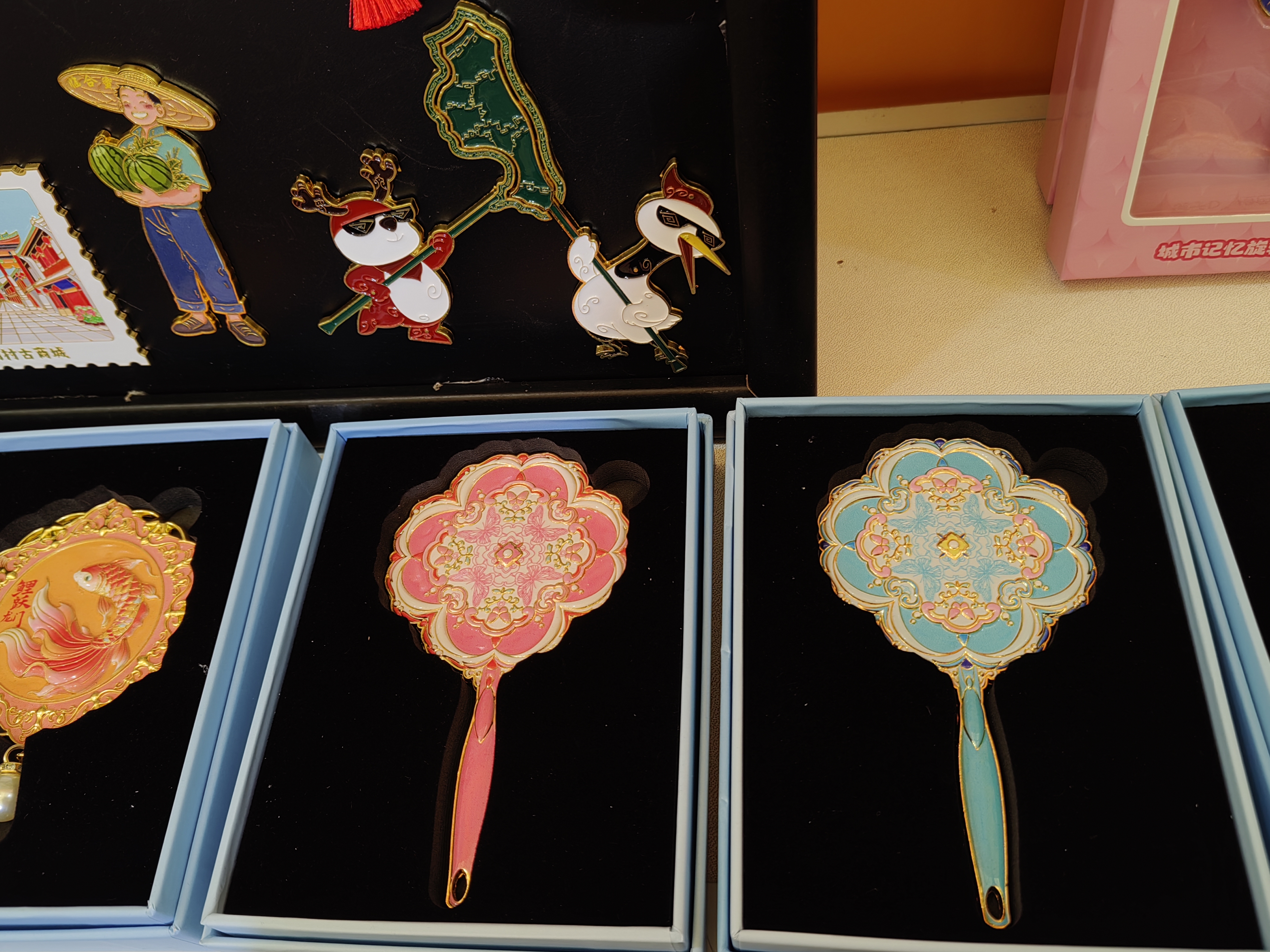 Bonnie Craft Exhibits Various Refrigerator Magnets at Shanghai New International Expo Centre